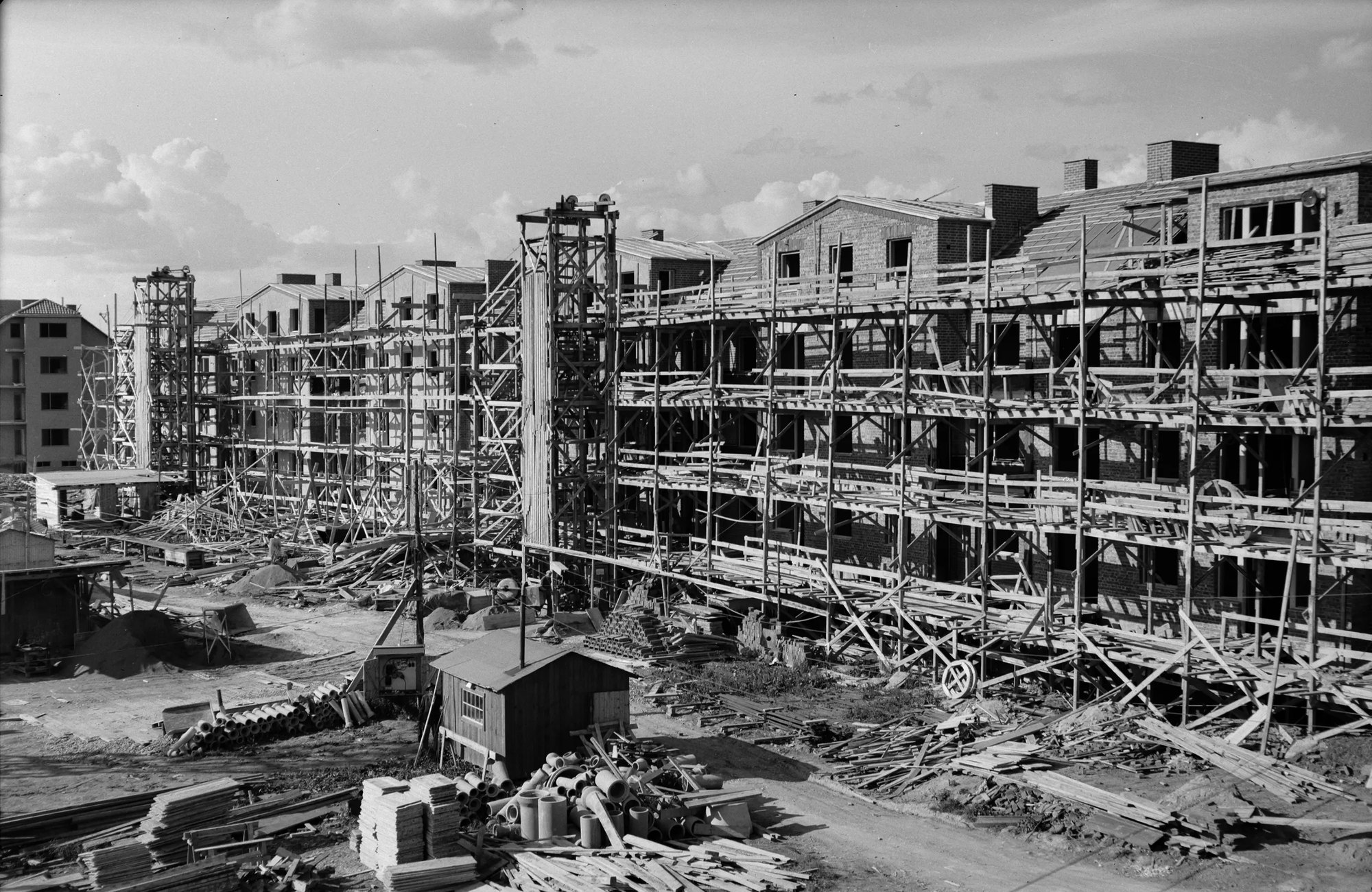 Ett helt bostadsområde under uppförande i Uppsala, 1948